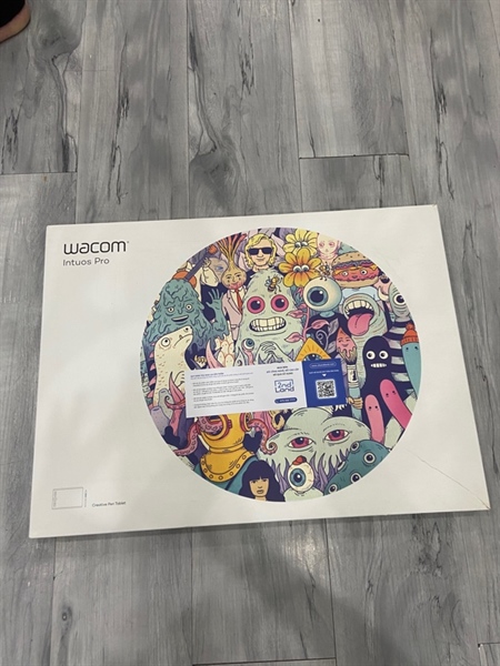 Bảng vẽ Wacom Intuos Pro L - PTH-860 - Màu đen - Ngoại hình: 97% - Trầy trước mòn bút tróc - FullBox