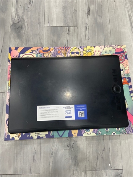 Bảng vẽ Wacom Intuos Pro L - PTH-860 - Màu đen - Ngoại hình: 97% - Trầy trước mòn bút tróc - FullBox