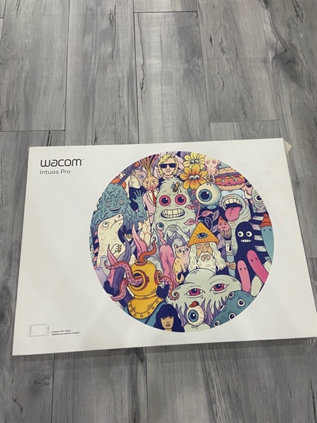 Bảng vẽ Wacom Intuos Pro PTH-860 - Màu đen - Ngoại hình: 97% - Màn sơn nhẹ + màn vẽ xước - FullBox