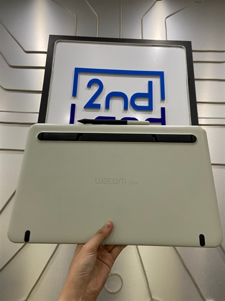 Bảng vẽ Wacom One 13.3 inch HD - Màu trắng - Ngoại hình: 97% - Kèm nguồn + bút 1