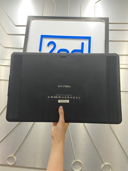 Bảng vẽ XP-Pen Artis 15.6 Pro - Màu đen - Ngoại hình : 97% - Màn viền ám hồng nhẹ - Kèm dây kết nối + bút 2