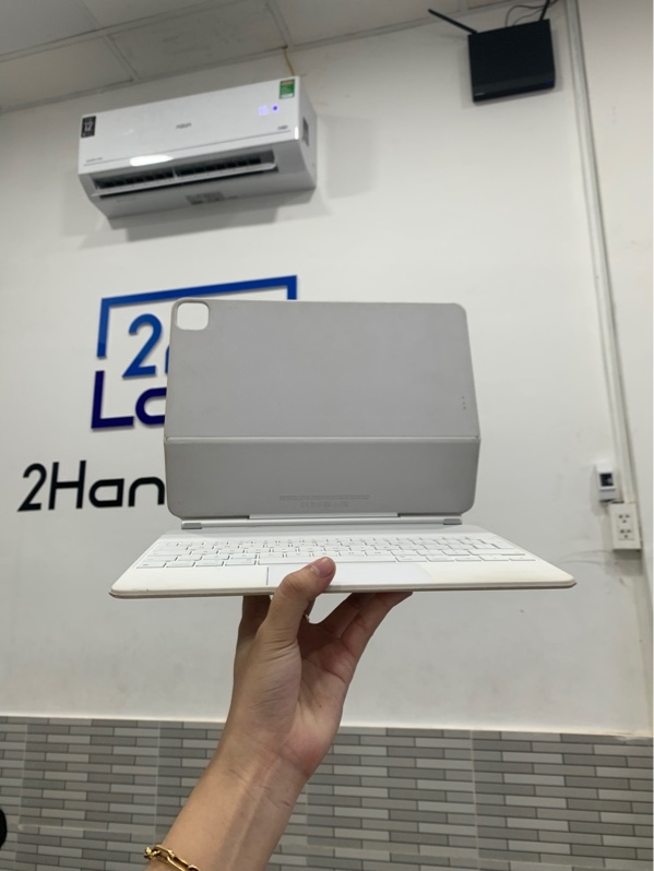 Bao da Apple magic keyboard - for iPad pro 12.9 - Phím anh quốc - Màu trắng - Ngoại hình: 97% - Trầy ố - Body