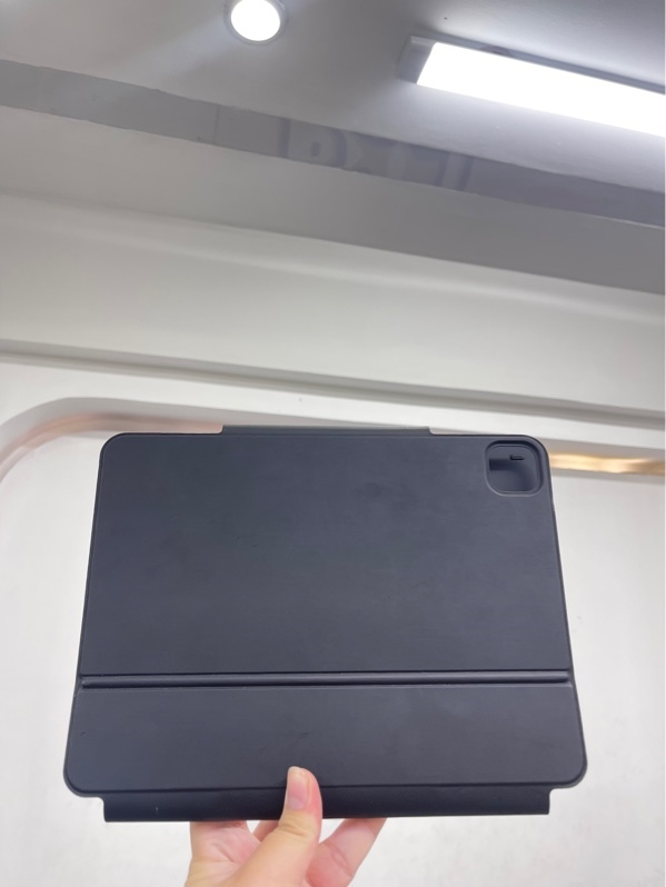 Bao da kèm bàn phím ESR Rebound Magnetic - Dành cho iPad 11 inch - Màu đen - Ngoại hình 98% - Kèm box