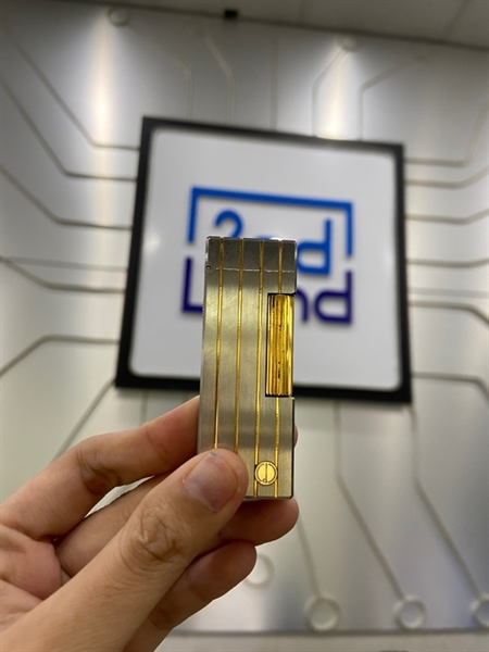 Bật lửa Dunhill ga đá kẻ dọc DHI42 - Màu bạc - Ngoại hình: 97% - Kèm hộp