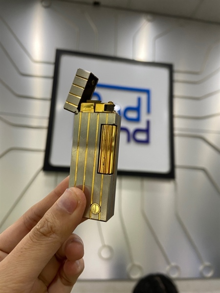 Bật lửa Dunhill ga đá kẻ dọc DHI42 - Màu bạc - Ngoại hình: 97% - Kèm hộp 1