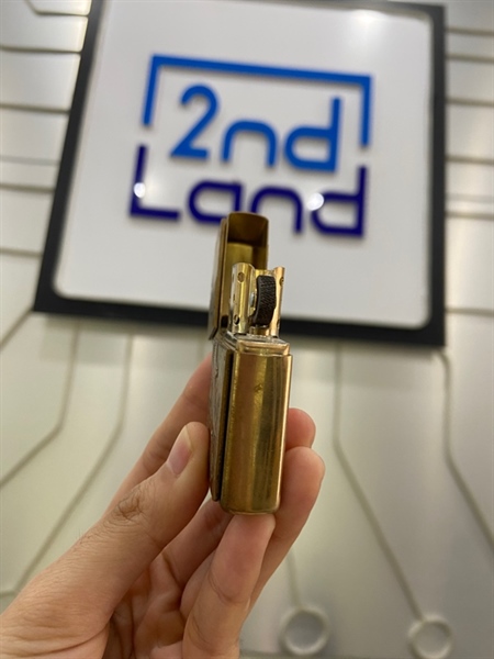 Bật lửa Zippo 20854 Where Eagles Dare Emblem Brushed Brass - Màu vàng - Ngoại hình: chưa sử dụng ô si hoát theo thời gian - Body 2