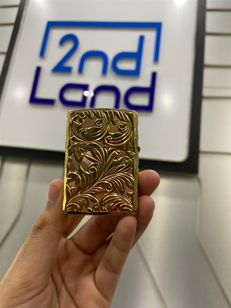 Bật lửa Zippo Floral Scroll 2018 - Màu gold - Ngoại hình: 98% - Kèm Box