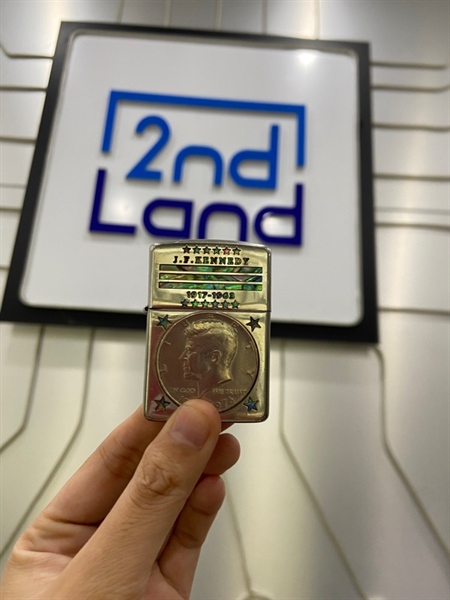 Bật lửa Zippo J.F.Kennedy - Màu bạc - Ngoại hình: 97% - Kèm hộp gỗ 1