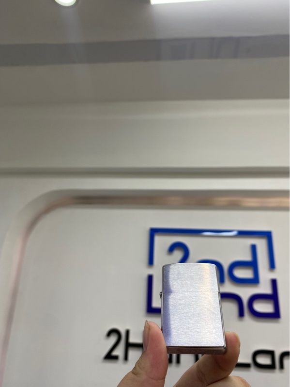 Bật lửa zippo Mã Chrome - rep 1:1 - Màu bạc - Ngoại hình 98% - Xước - Body