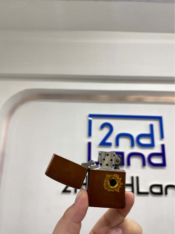 Bật lửa Zippo Toffee Bullet Hole - Màu nâu đậm - Ngoại hình 97% - Body