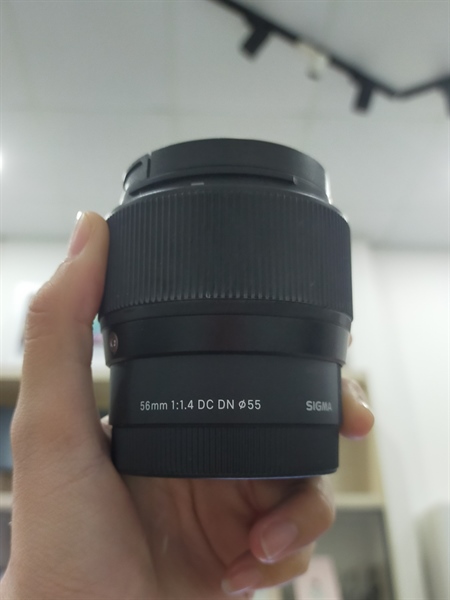 Lens Sigma 56mm 1.1.4 DCDN - Đen - Lens mốc - 98% - Kèm: 2 Cáp đậy