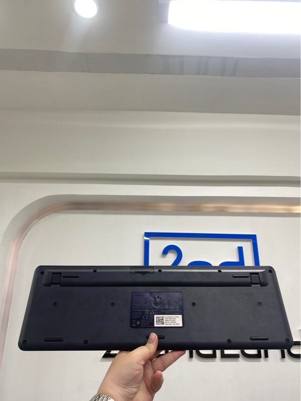 Bộ bàn phím + chuột không dây Dell KB3322WT - 1 mode 2.4 - Màu đen - Ngoại hình 98% - Body