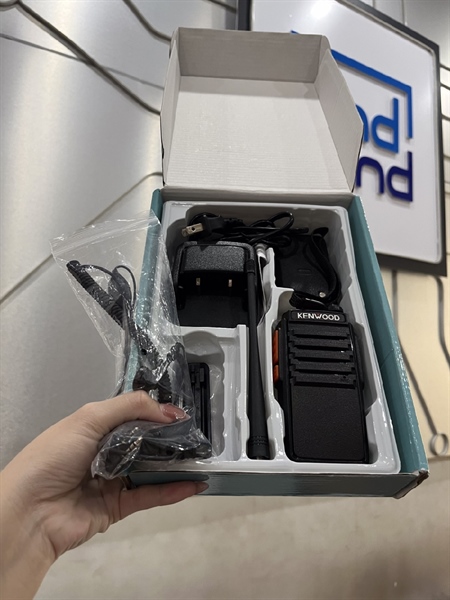 Bộ đàm KenWood - Màu Đen - Model BH - 2304 - Ngoại hình 99% - Fullbox