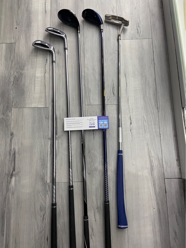 Bộ gậy Golf XXIO 12 (MP1200) - Set 9 cây: 5-6-7-8-9, P,A, gậy Hybrid U4, gậy Fairway Wood 5 - Màu bạc - Ngoại hình: 97% - Trầy xước,sét - Kèm túi