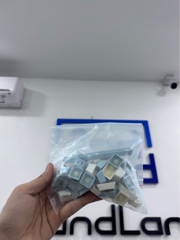 Bộ key cap 62 cái - Màu trắng xanh - Ngoại hình 98% - Body
