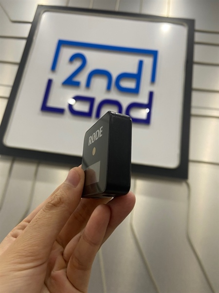 Bộ Micro không dây Rode - Màu đen - Ngoại hình 98% - Mất bông mic - Body - Kèm dây 3.5mm - Không đủ phụ kiện