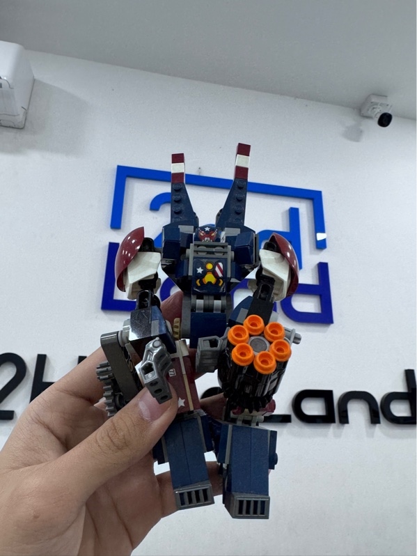 Bộ mô hình lego Iron Man: Detroit Steel Strikes 76077 - Màu xanh đỏ - Ngoại hình 97% - bụi, xe trầy - Thiếu phụ kiện