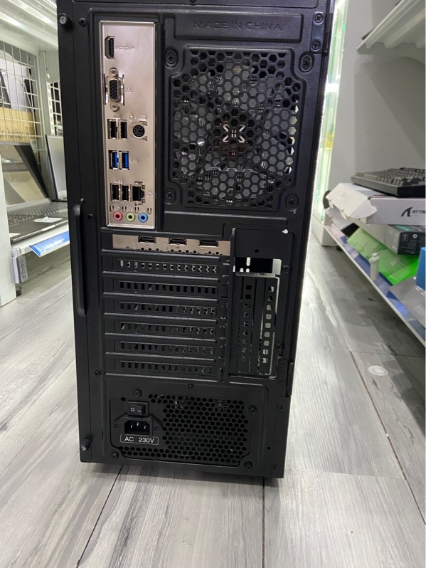 Bộ PC : Mainboard Pro B760M-E - Intel i5-12400F - MSI GEFORCE RTX 3050 6GB - Ổ SSD 512GB SK 99 chạy 519 giờ - 1 Thanh Ram Fury Beast 16GB DDR4-3200 - Màu đen - Ngoại hình: 98% - Kèm nguồn + DP