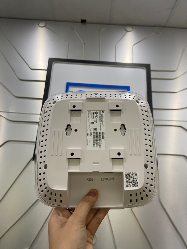 Bộ phát wifi Cambium cnPilot E410 - Màu trắng - Ngoại hình: 98% - Kèm Box