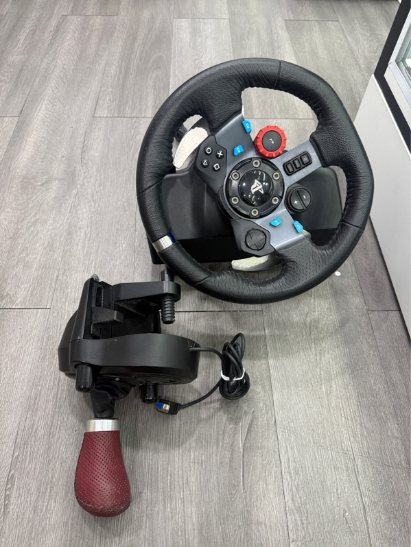 Bộ vô lăng Logitech G29 driving force racing whell - Màu đen - Ngoại hình 97% - Trầy xước - Kèm cần số , pendal , nguồn