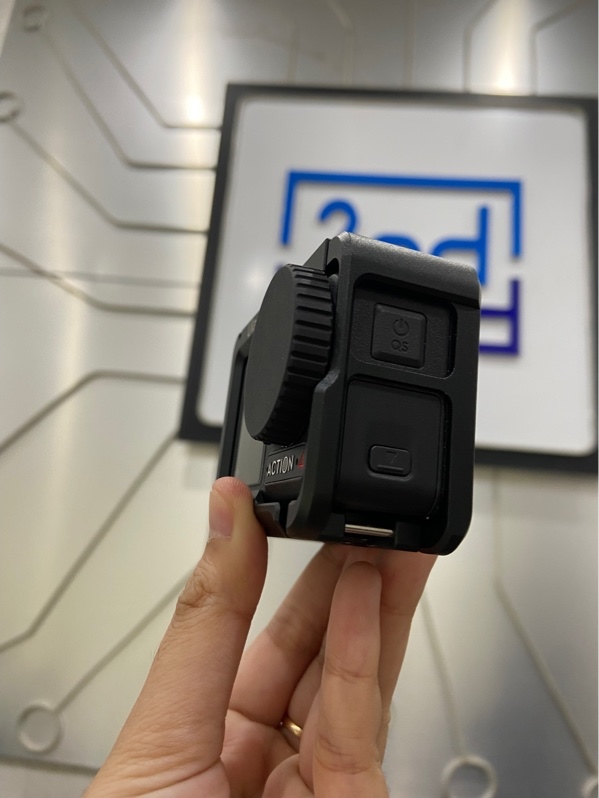 Cam hành trình DJI Action 4 - Bản combo - Màu đen - Ngoại hình: 97% - Thiếu khá nhiều phụ kiện - Kèm 3 pin + 1 dock sạc + 1 khung ulazi + túi đựng + ngàm gắn