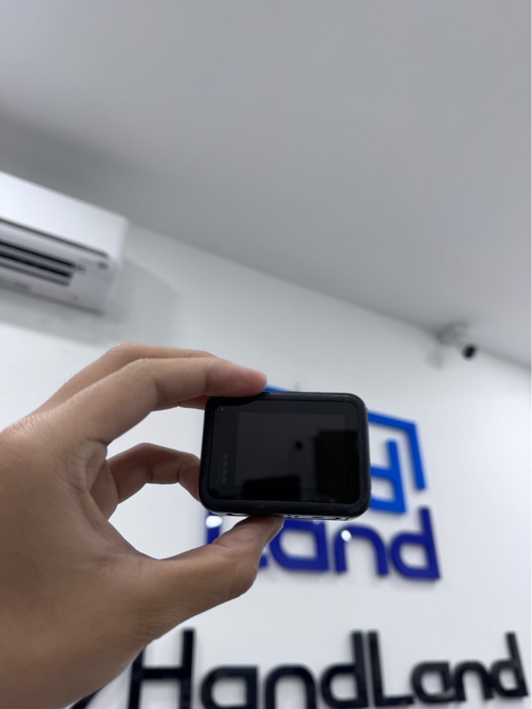 Cam hành trình Gopro Hero 8 black - Ngoại hình 97% - Trầy cấn nhiều, mòn góc, chảy nhựa - Kèm 1 pin, case nhựa trong suốt