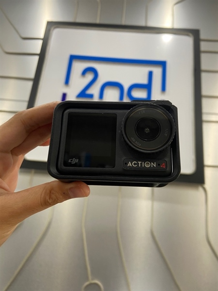 Camera DJI Osmo Action 4 - Màu đen - Ngoại hình: 98% - Mất nắp nhựa - Body - Kèm 1 dock sạc + 3 pin + 1 case + dây sạc