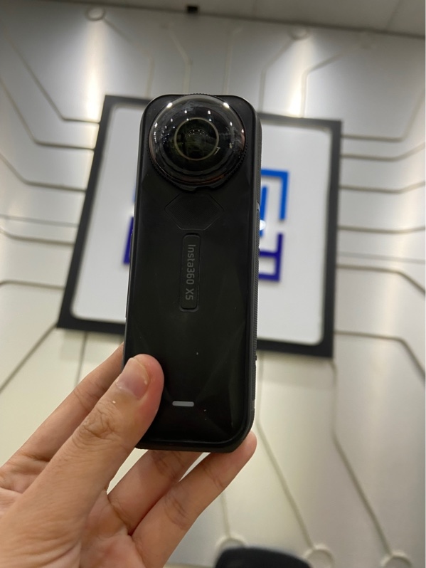 Camera hành trình 360 độ Insta360 X5 - Màu đen - Ngoại hình: 97% - Body - Kèm 1 pin, 1 thẻ nhớ 128GB
