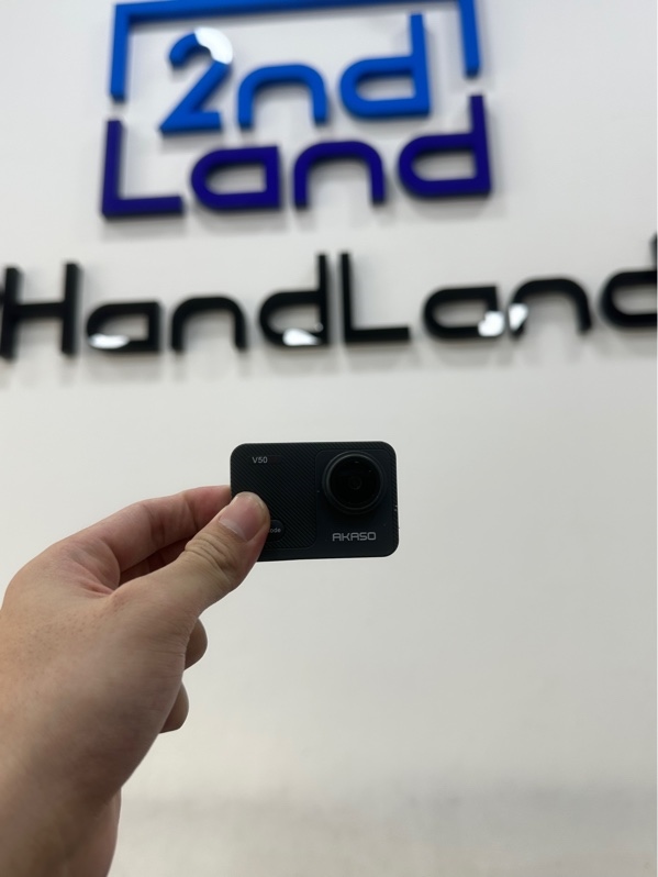 Camera hành trình AKASO V50X - Màu đen - Ngoại hình 97% - Trầy màn - Kèm 2 pin phù + 1 dock sạc + 1 vỏ bảo vệ chống nước