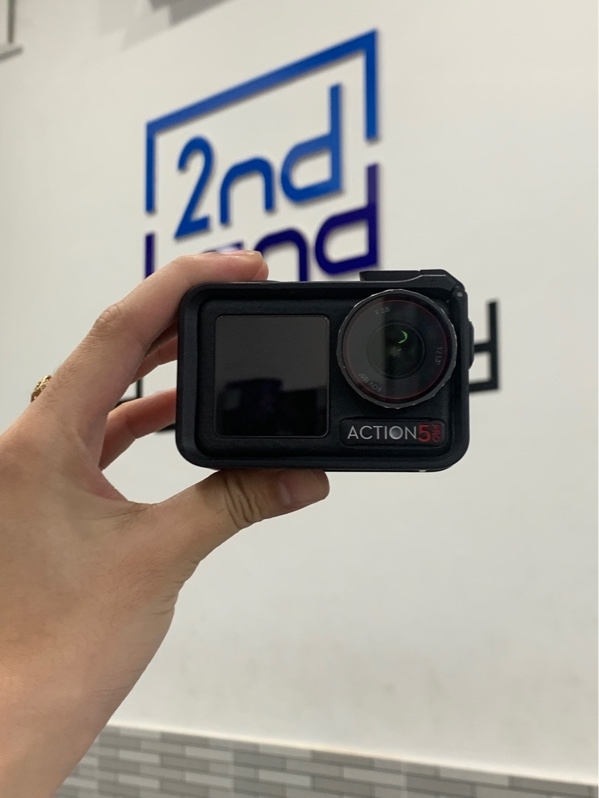 Camera hành trình DJI Osmo Action 5 Pro Adventure Combo - Màu đen - Ngoại hình: 97% - Thiếu ngàm cong - Fullbox