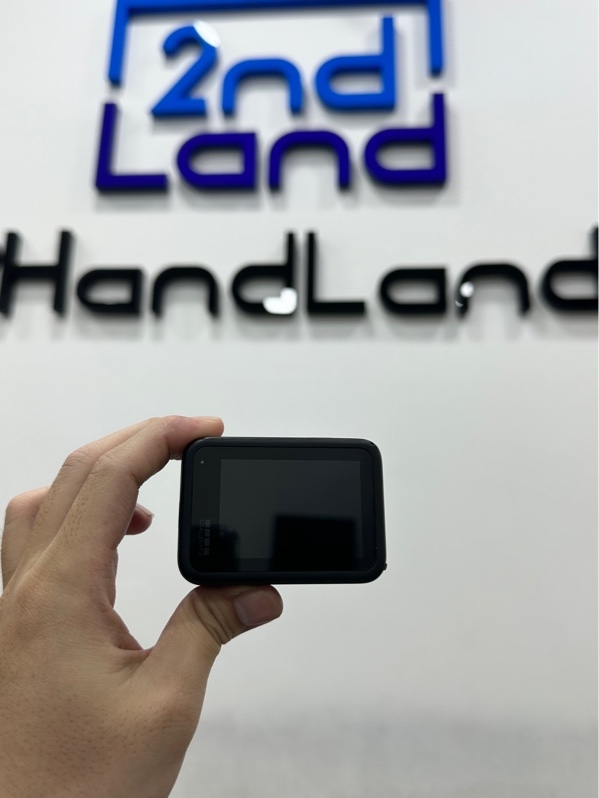 Camera hành trình GoPro Hero 13 Black - Màu đen - Ngoại hình 96.5% - Cấn , trầy camera trầy - Kèm 2 pin + Túi đựng + Gậy cầm tay + Kẹp đeo tay + dây Usb-C