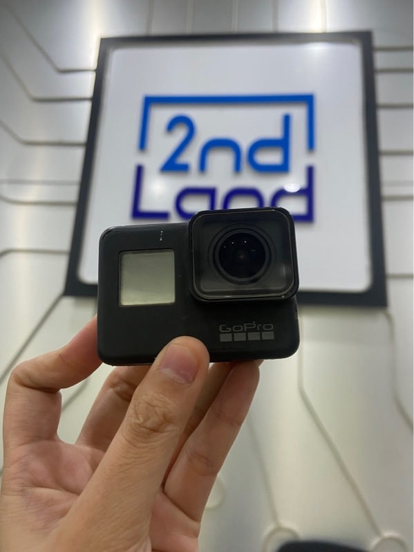 Camera Hành Trình Gopro Hero 7 Black - 4k 60pts - Màu đen - Ngoại hình: 97% - Kèm túi phụ kiện , thẻ nhớ , 3 pin phồng