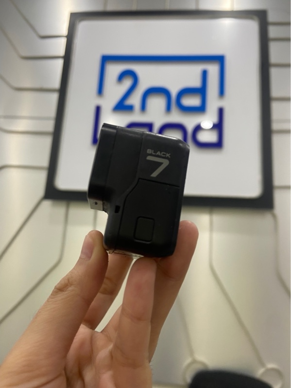Camera Hành Trình Gopro Hero 7 Black - 4k 60pts - Màu đen - Ngoại hình: 97% - Kèm túi phụ kiện , thẻ nhớ , 3 pin phồng