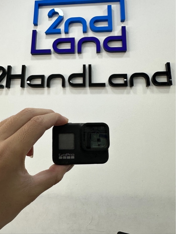 Camera hành trình GoPro Hero 8 - Màu đen - Ngoại hình xấu - trầy cấn nhiều - Kèm túi đựng + 1 Pin chai + Bộ Ngàm Gắn Cằm Camera Hành Trình Gopro + Bộ chuyển Lention C36bHCR-GR USB-C 7 trong 1