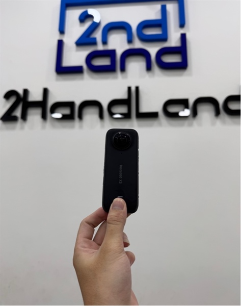 Camera hành trình Insta 360 One X3 - Màu đen - Ngoại hình 97.5% - Kèm box + Túi đựng + Dây sạc + 1 pin + Thẻ nhớ SD 128GB 3