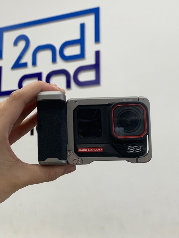 Camera hành trình Insta360 Ace Pro 2 MM93 Edition - Màu đen - Ngoại hình: 98% - Fullbox (thiếu thẻ nhớ), kèm Grip Kit