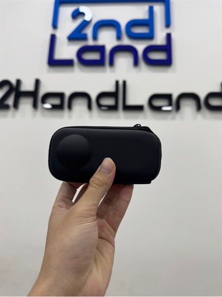 Camera hành trình Insta360 One X2 - Màu đen - Ngoại hình 97% - Cam trầy xước, tróc cao su - Kèm 1 pin + Thẻ 64gb + Túi đựng 3