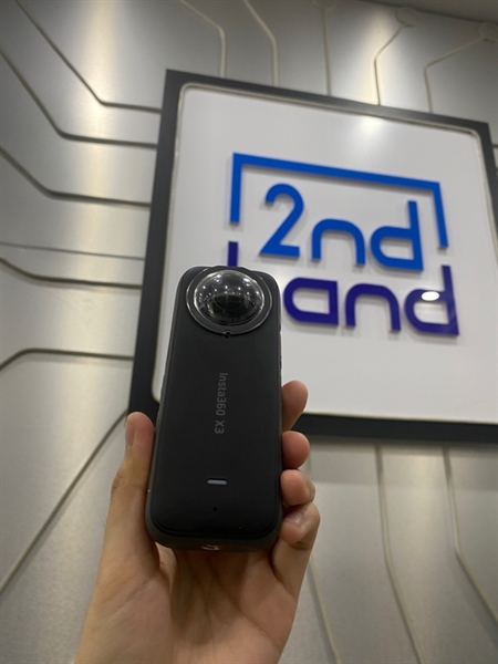 Camera hành trình Insta360x3 - Firmware 7.0 - Màu đen - Ngoại hình: 98% - Body - Kèm 1 pin + 1 thẻ 64GB + 1 dây USB-C 2