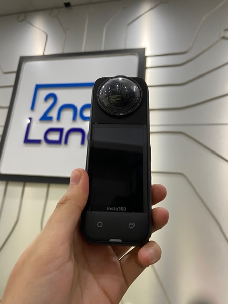 Camera Insta 360 X4 - Màu đen - Ngoại hình: 98% - Kèm sạc + ốp + 1 pin zin + 2 pin telesin + Box 1