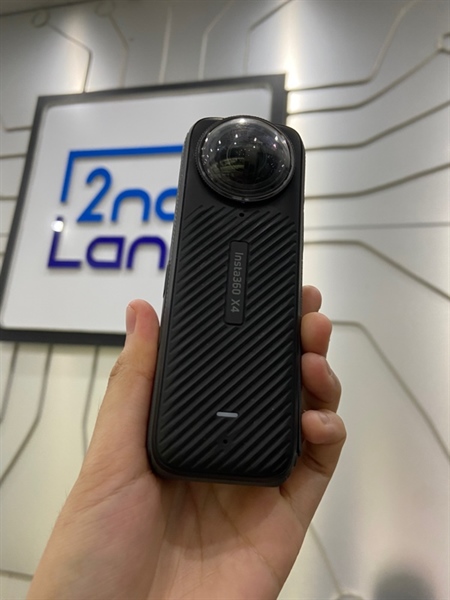Camera Insta 360 X4 - Màu đen - Ngoại hình: 98% - Kèm sạc + ốp + 1 pin zin + 2 pin telesin + Box 3