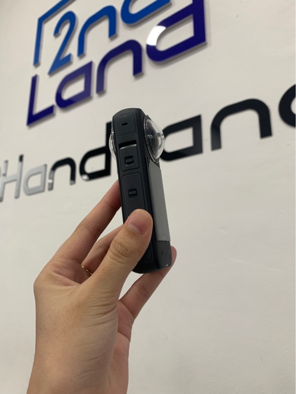 Camera Insta360 X3 base - Màu đen - Ngoại hình: 98% - Box