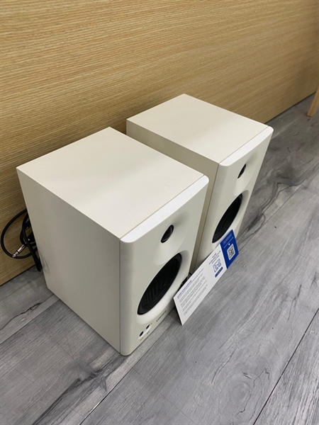 Cặp loa Edifier MR4 - Màu trắng - Ngoại hình: 97% - Kèm nguồn + 2 jack cắm soundcard 3