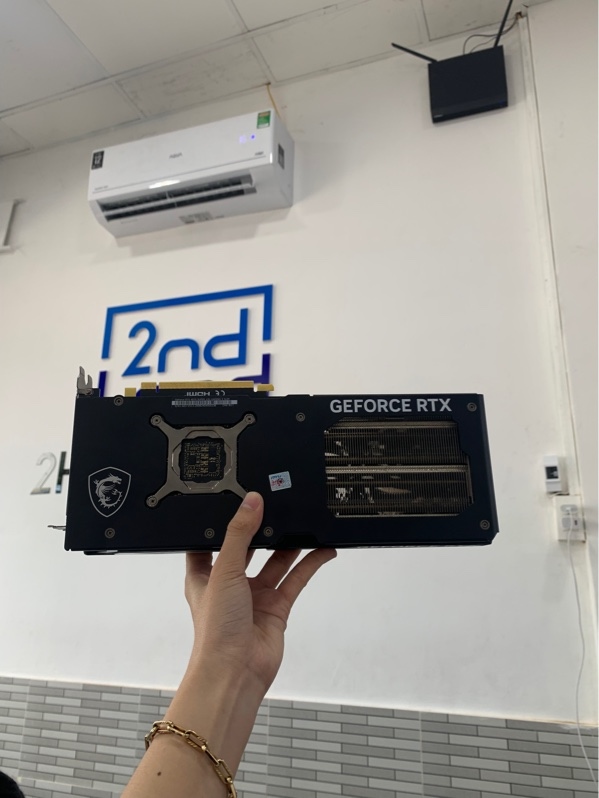 Card màn hình MSI GeForce - RTX 4070 SUPER 12G Gaming X Slim - Màu đen - Ngoại hình: 98% - Body