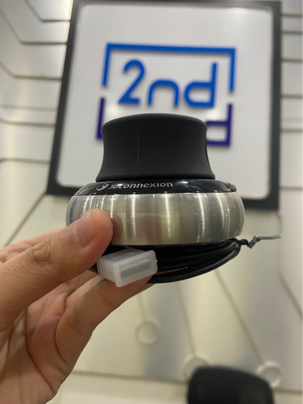 Chuột 3D 3Dconnexion Spacenavigator - Màu đen - Ngoại hình: 98% - Kèm Box