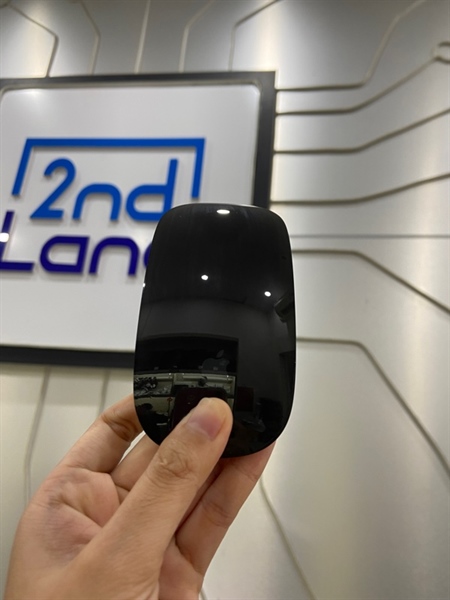 Chuột Apple Magic Mouse 2 - Màu đen - Ngoại hình: 98% - Trầy viền nhẹ - Body