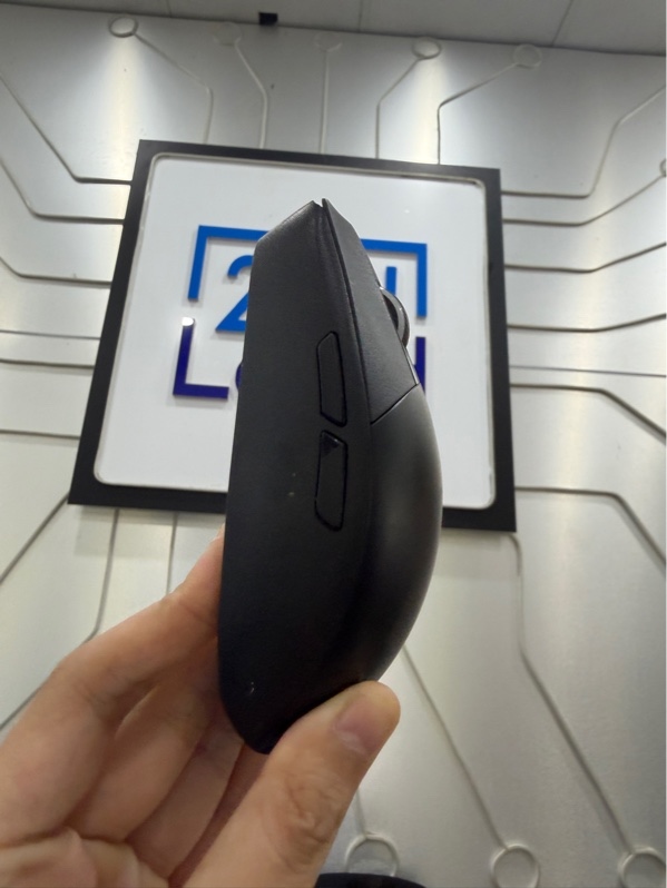 Chuột Asus Rog Strix Impact III Wireless - 2 mode kết nối (2.4, Bluetooth) - Màu đen - Ngoại hình: 97% - Kèm receiver