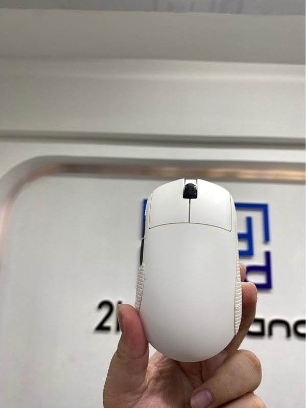 Chuột ATK Dragonfly A9 Ultra Max - 3 mode ( 2.4/ bluetooth/ usb c ) - Màu trắng - Ngoại hình 98% - Kèm receiver