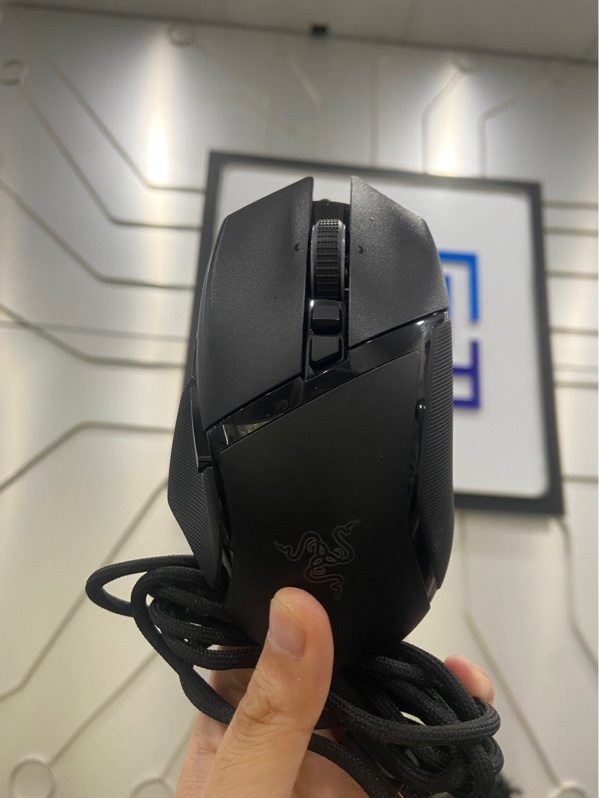 Chuột chơi game có dây Razer Basilisk V3 - 1 mode dây - Màu đen - Ngoại hình: 97% - Xước đế - Body