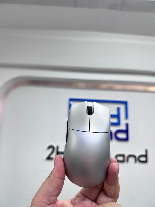 Chuột chơi game hợp kim Magie WLmouse HUAN - 2 mode 2.4/ dây - Màu bạc - Ngoại hình 97.5% - Trầy - Kèm box, dongle
