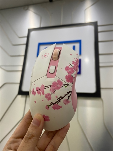 Chuột Dareu EM901X Sakura Pink - Màu hồng - Ngoại hình: 97% - Kèm sạc + dây + receiver